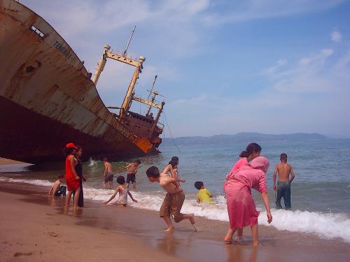 La Chine est encore loin de Malek Bensmaïl